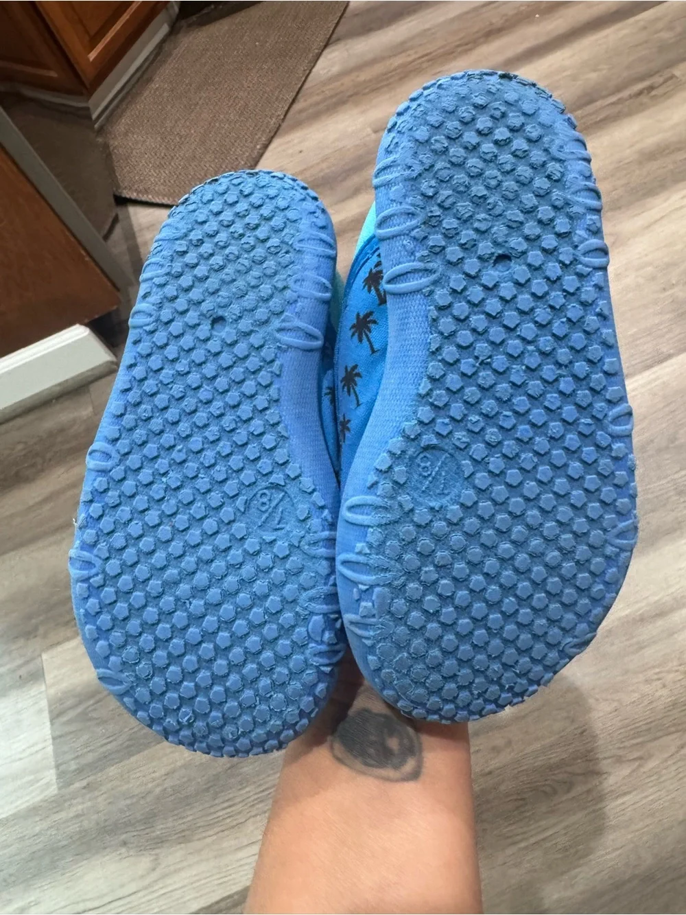 Unisex blue boys girls water shoes pool summer parks